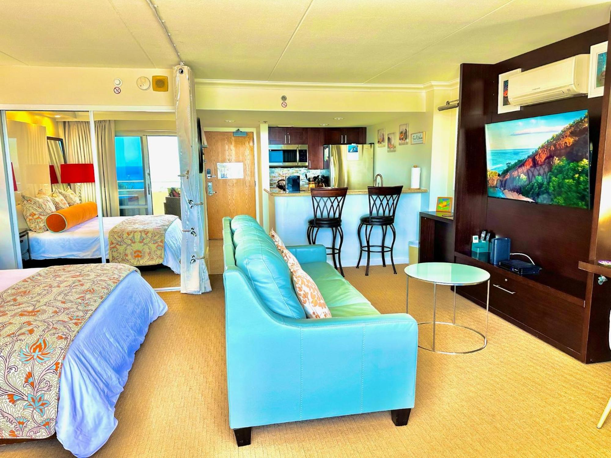 Waikiki Beach Experience! Luxury Oceanview Suite! Гонолулу Екстер'єр фото