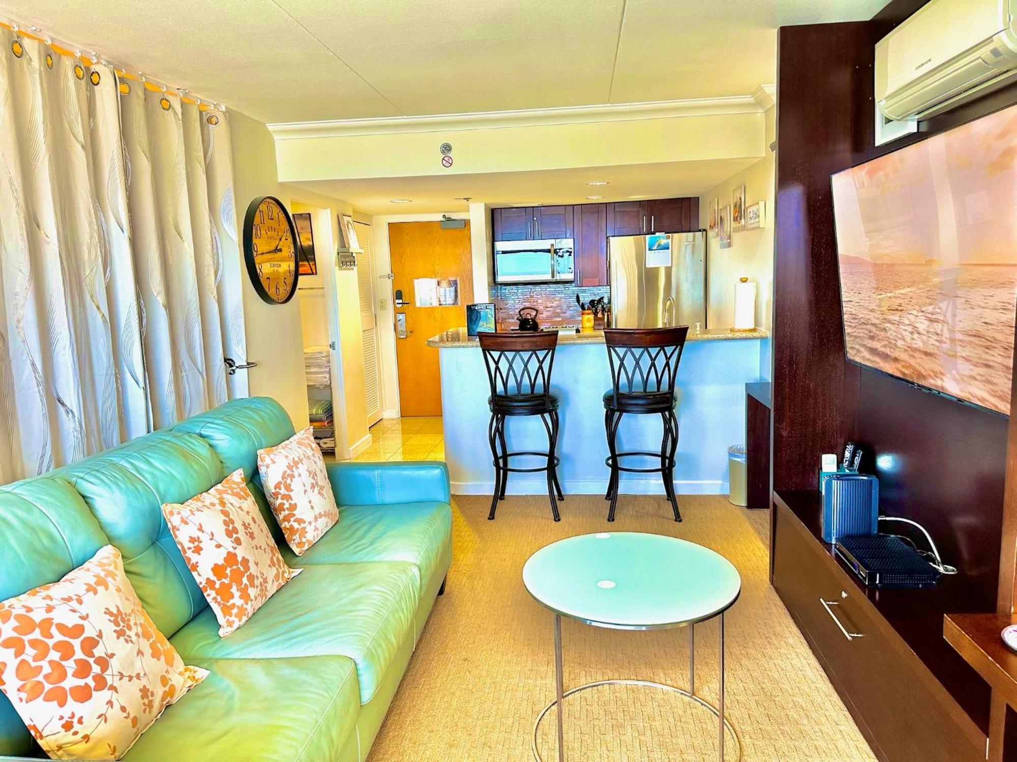 Waikiki Beach Experience! Luxury Oceanview Suite! Гонолулу Екстер'єр фото