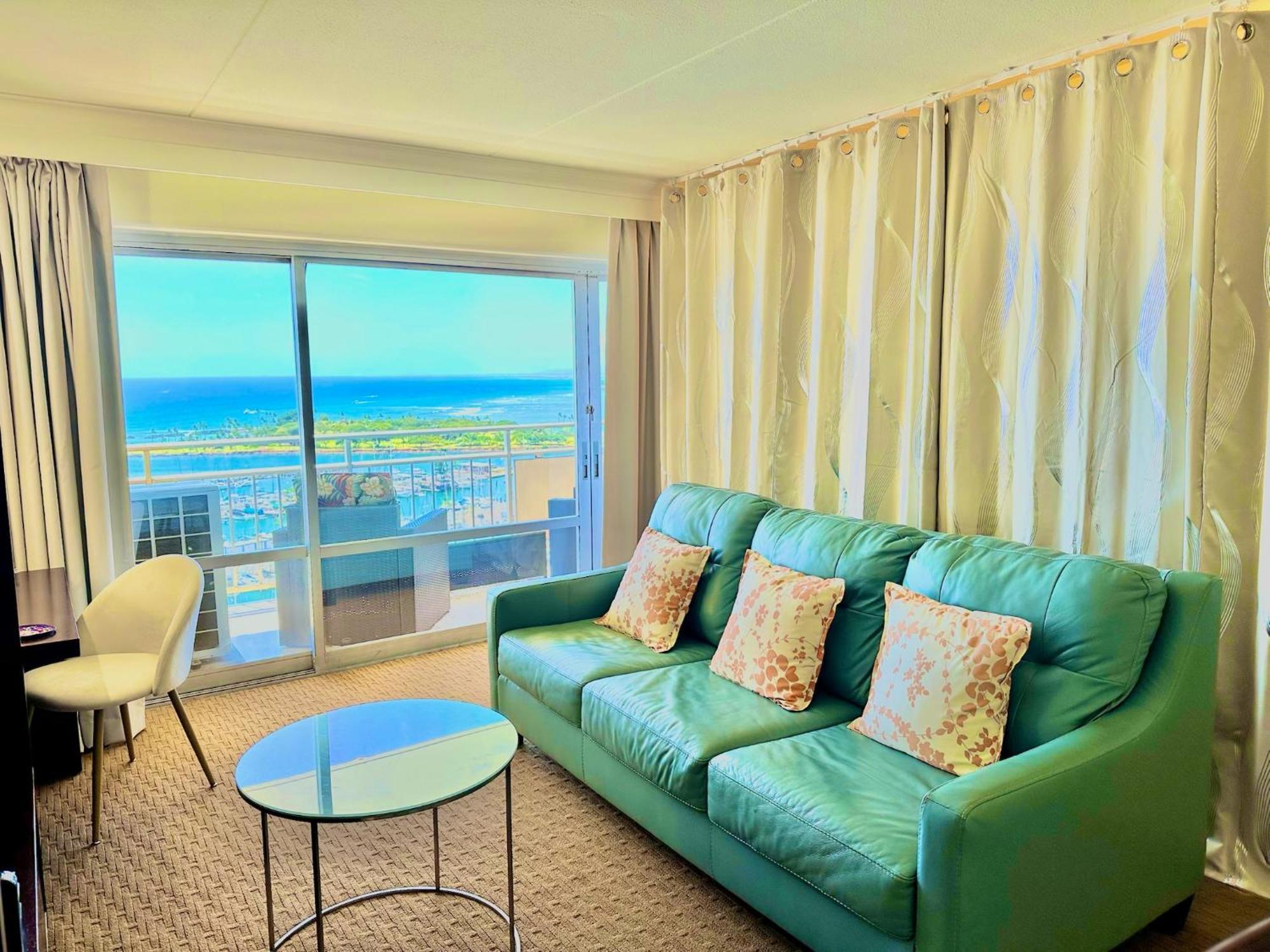 Waikiki Beach Experience! Luxury Oceanview Suite! Гонолулу Екстер'єр фото