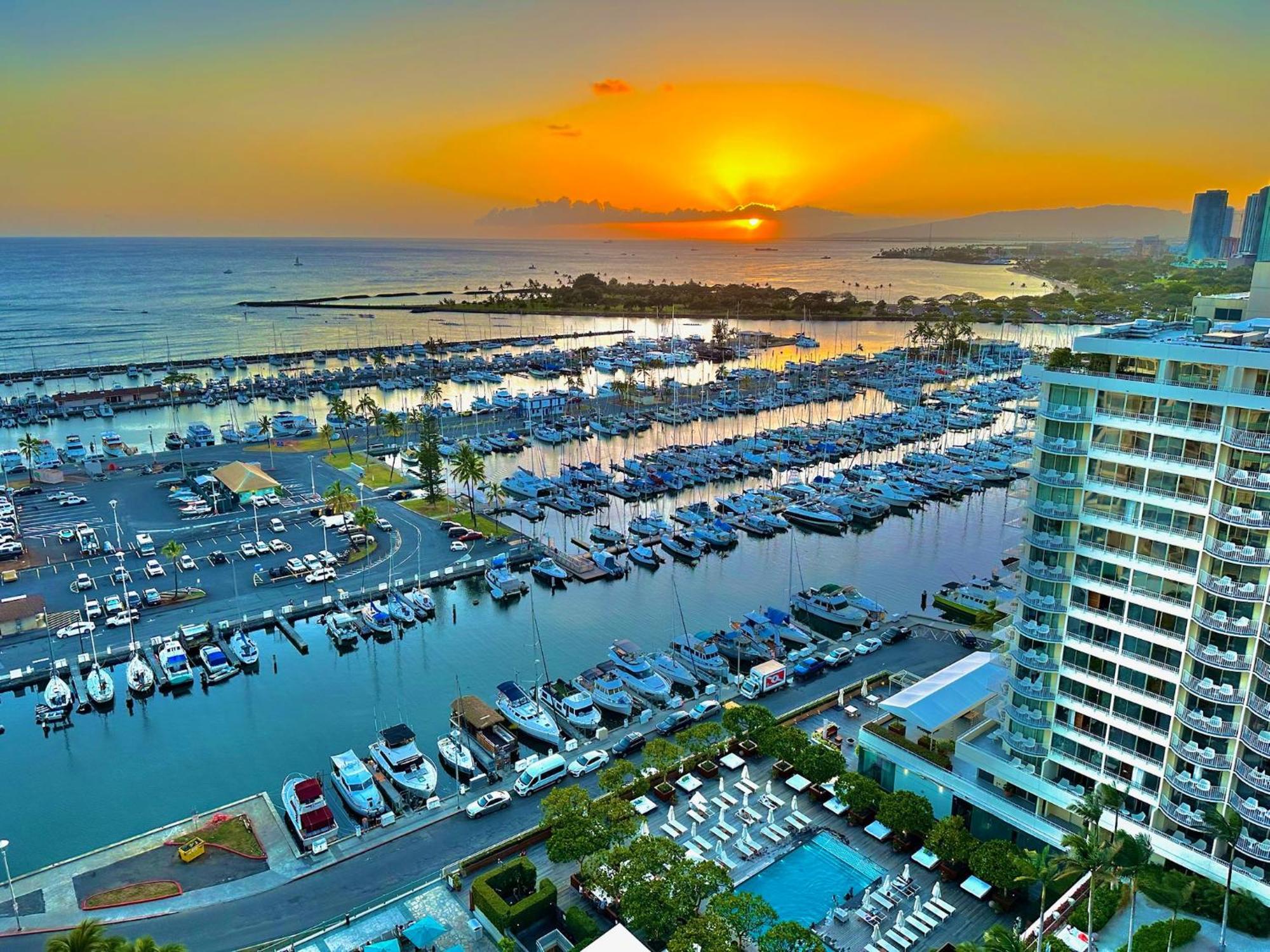 Waikiki Beach Experience! Luxury Oceanview Suite! Гонолулу Екстер'єр фото