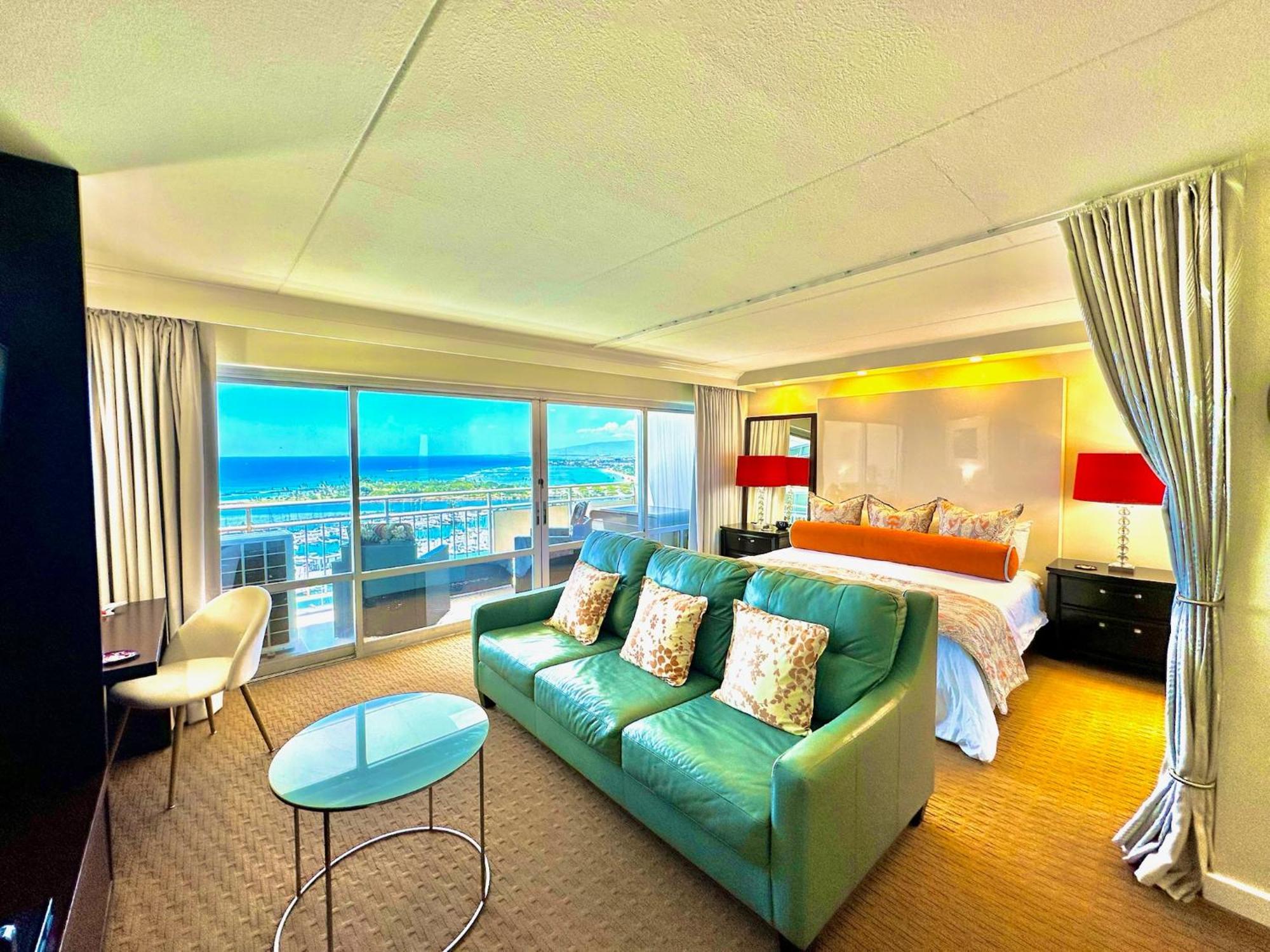 Waikiki Beach Experience! Luxury Oceanview Suite! Гонолулу Екстер'єр фото