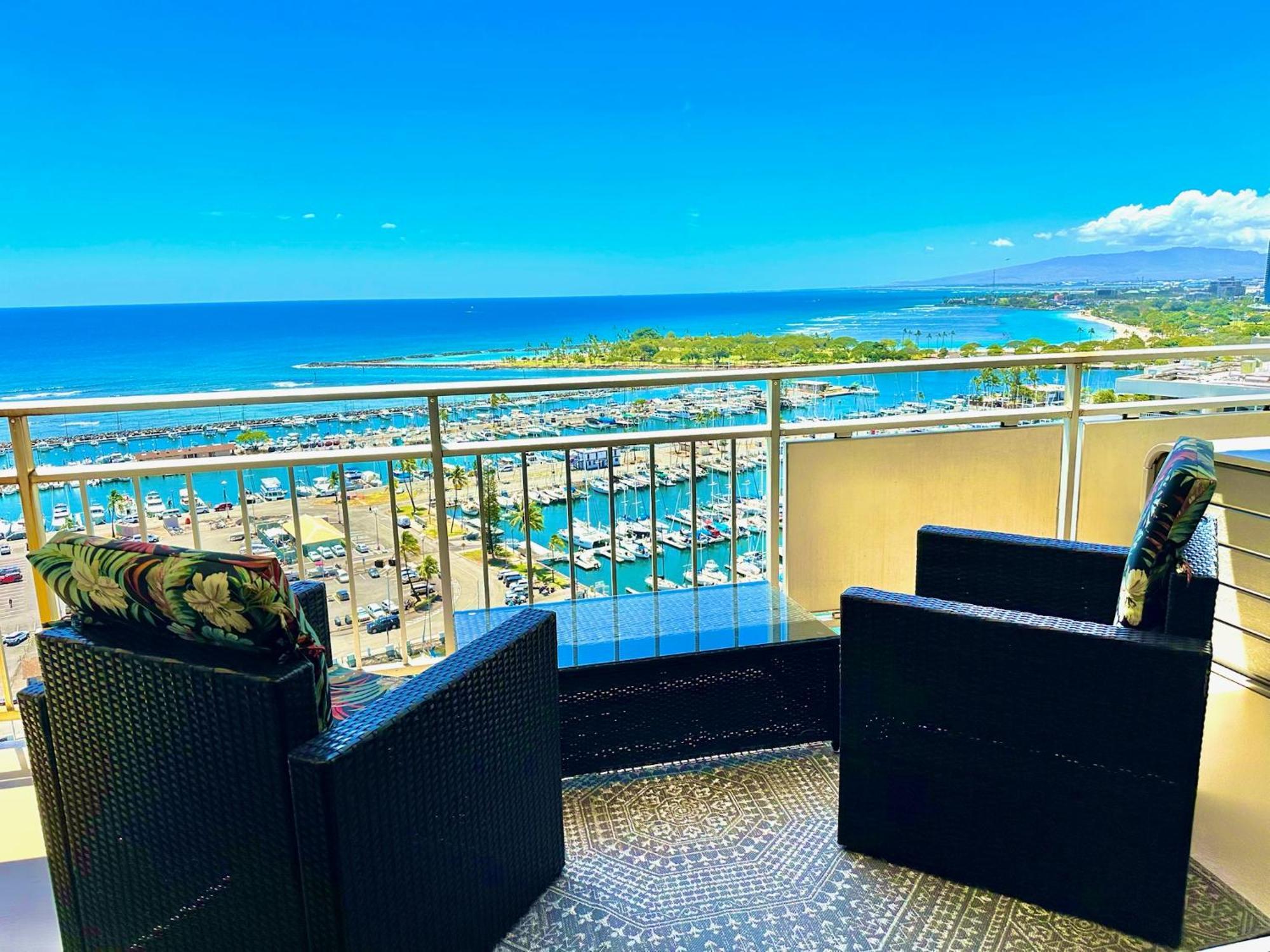 Waikiki Beach Experience! Luxury Oceanview Suite! Гонолулу Екстер'єр фото