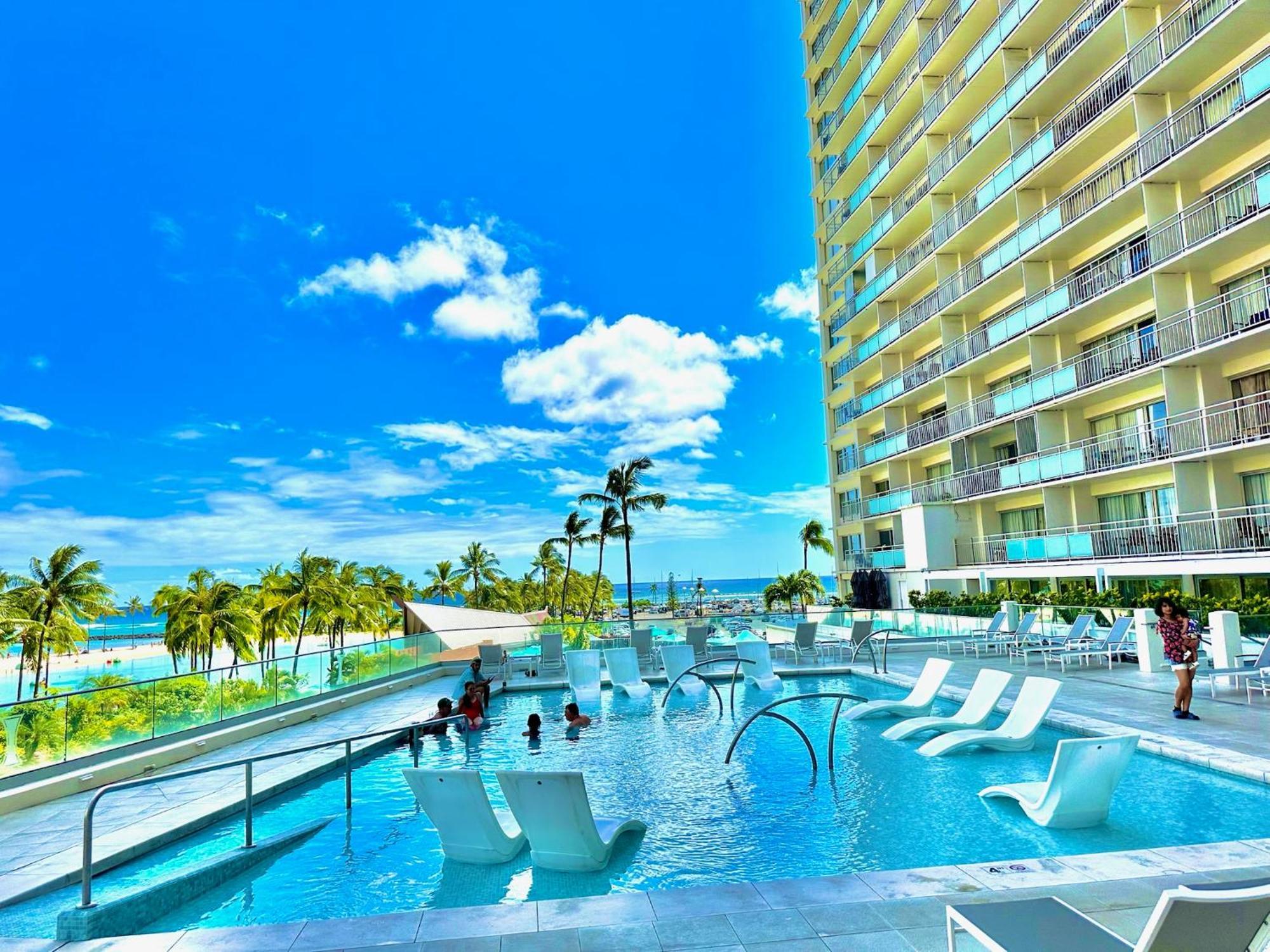 Waikiki Beach Experience! Luxury Oceanview Suite! Гонолулу Екстер'єр фото